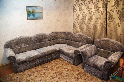 Лот: 2093476. Фото: 1. Диван-уголок с креслом. Кресла, пуфы