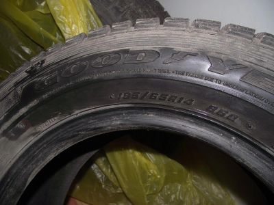 Лот: 3627067. Фото: 1. Шины липучка 2шт Dunlop+2шт Goodyear... Шины