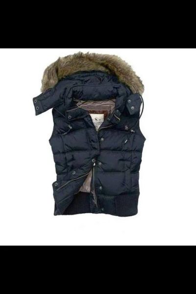 Лот: 3269989. Фото: 1. Жилетка женская Abercrombie and... Верхняя одежда