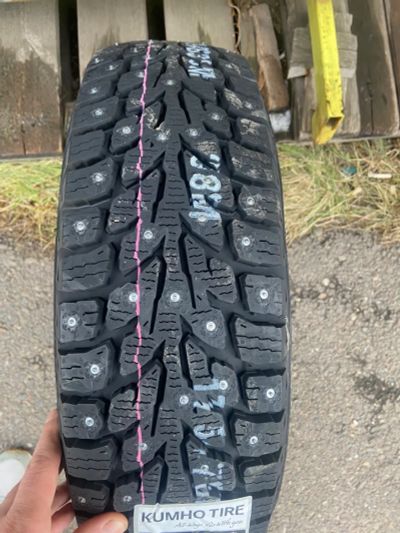Лот: 20965572. Фото: 1. Зимняя резина 185/65 R-15 " KUMHO... Шины