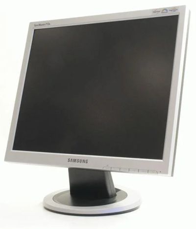 Лот: 4555659. Фото: 1. Монитор 17" Samsung 713N. ЖК-мониторы
