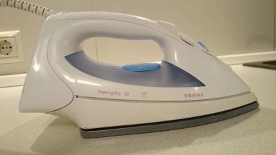 Лот: 4920388. Фото: 1. Утюг Tefal Supergliss 30. Утюги, парогенераторы, отпариватели