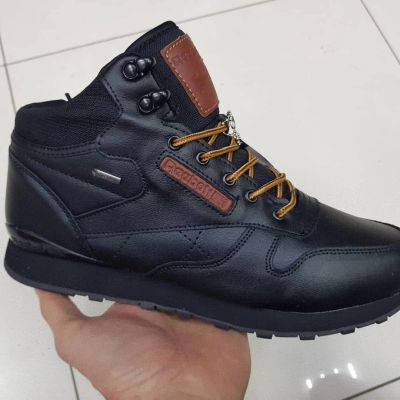 Лот: 16839858. Фото: 1. Кроссовки зимние Reebok classic... Кеды, кроссовки, слипоны