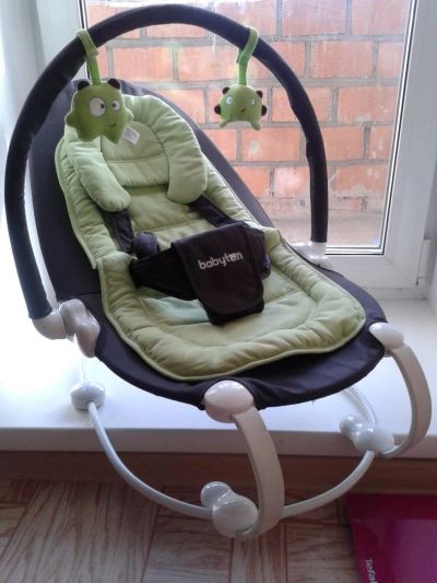 Лот: 4281329. Фото: 1. Шезлонг детский babyton. Ходунки, прыгунки, качели
