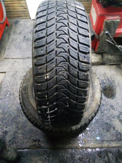 Лот: 12633942. Фото: 1. Шины зимние Michelin R15. Шины