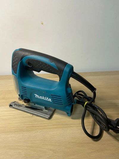 Лот: 21059384. Фото: 1. Лобзик Makita 4329. Электроинструмент