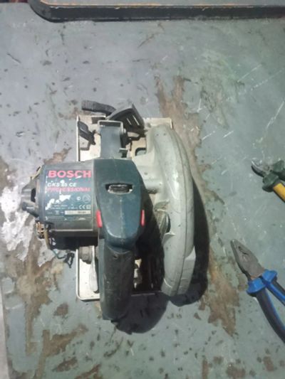 Лот: 24637780. Фото: 1. циркулярная пила Bosch GKS 65... Электроинструмент