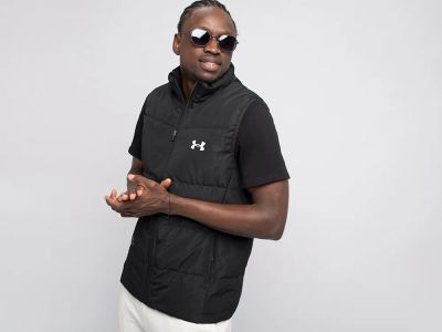 Лот: 24978071. Фото: 1. Жилет Under Armour. Верхняя одежда