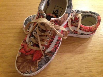 Лот: 8941485. Фото: 1. Кеды Vans бордовые. Кеды, кроссовки, слипоны