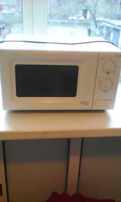 Лот: 6408770. Фото: 1. Микроволновая печь LG MS-1904. Микроволновки, мини-печи