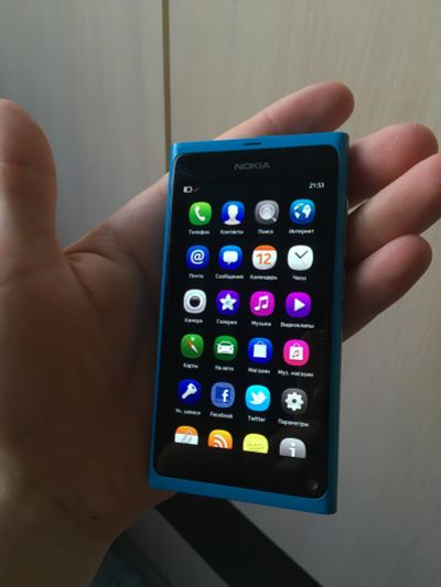 Лот: 14663783. Фото: 1. Nokia N9 16gb blue. Смартфоны