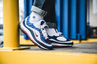Лот: 12368392. Фото: 1. Кроссовки Nike Air Max 98. Кеды, кроссовки, слипоны