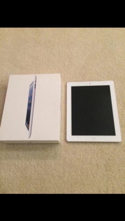 Лот: 4806681. Фото: 1. Ipad 4 64 белый Wifi + 3G. Планшеты