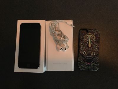 Лот: 12627256. Фото: 1. IPhone 5s 16Gb. Смартфоны