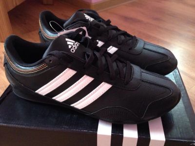 Лот: 4606539. Фото: 1. Кроссовки Adidas black Кожа. Кеды, кроссовки, слипоны