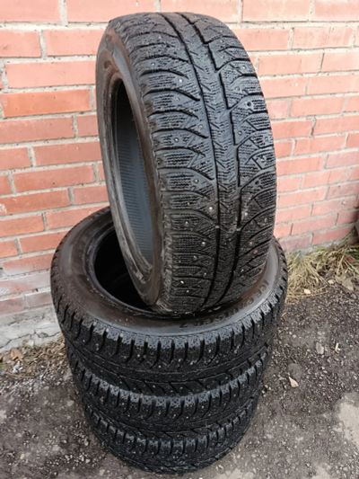 Лот: 25897606. Фото: 1. Шины зимние Firestone 205 55 16... Шины