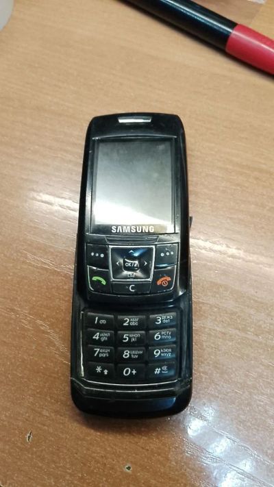 Лот: 20770003. Фото: 1. Samsung SGH-E250 состояние неизвестно. Другое (запчасти, оборудование)
