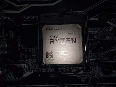 Лот: 13319439. Фото: 1. Ryzen R3 1200. Процессоры