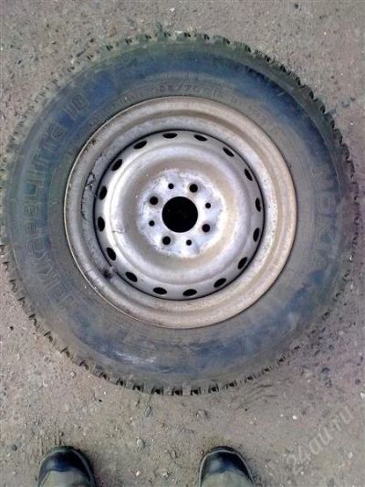 Лот: 1265894. Фото: 1. срочно! 2 зимние шипованые шины... Шины на дисках