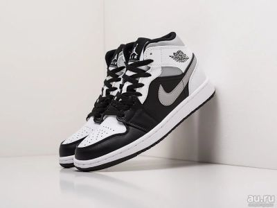 Лот: 17462906. Фото: 1. Кроссовки Nike Air Jordan 1 Mid... Кеды, кроссовки, слипоны