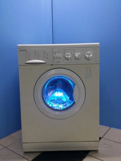 Лот: 8724678. Фото: 1. Стиральная машина Indesit w6835tx... Стиральные машины