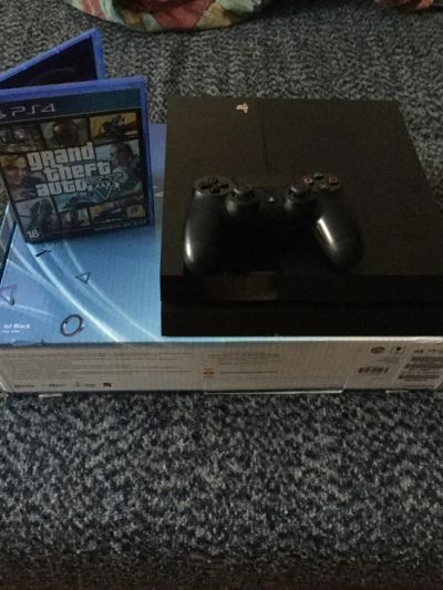 Лот: 6910582. Фото: 1. Sony PlayStation 4 500 Гб и диск... Игровые приставки, консоли