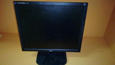 Лот: 13426846. Фото: 1. Монитор LG 1718S. ЖК-мониторы