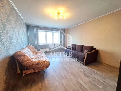 Лот: 22162789. Фото: 1. Россия, Красноярск, улица Микуцкого... Квартиры, студии