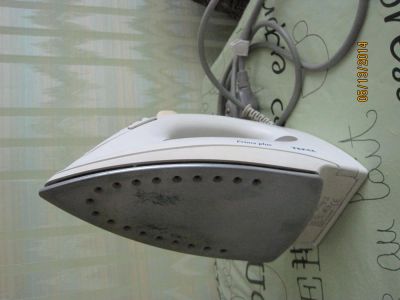Лот: 4083548. Фото: 1. Утюг тефаль б.у. Утюги, парогенераторы, отпариватели