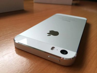 Лот: 7794140. Фото: 1. Iphone 5s LTE. Смартфоны