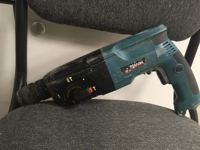 Лот: 15392185. Фото: 1. Перфоратор Makita HR 2450. Электроинструмент