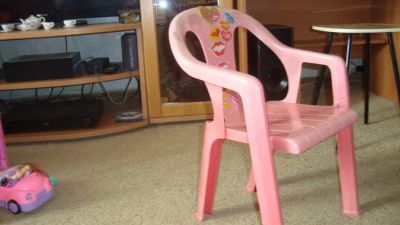 Лот: 3868361. Фото: 1. Стульчик для ребенка пластмассовый... Стульчики для кормления