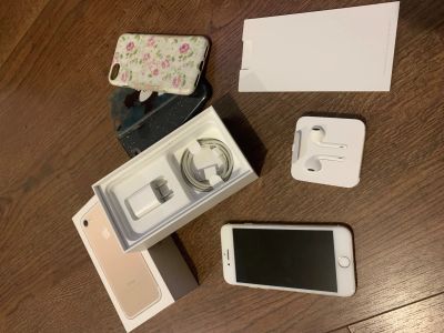 Лот: 14716185. Фото: 1. Iphone 7 gold 32gb. Смартфоны