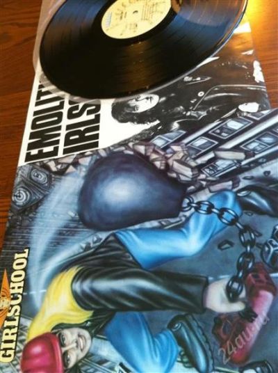 Лот: 868029. Фото: 1. GIRLSCHOOL "DEMOLITION" LP BRONZE... Аудиозаписи