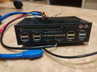 Лот: 22562331. Фото: 1. Многофункциональный кардридер... USB хабы