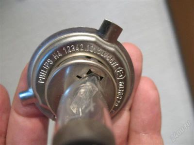 Лот: 1319683. Фото: 1. Лампы Philips H4 2шт. Оптика и освещение