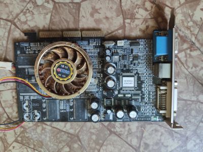 Лот: 14367442. Фото: 1. Видеокарта geforce fx5600. Видеокарты