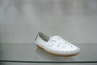 Лот: 11484562. Фото: 1. Мокасины белые GENE лот № 422... Мокасины