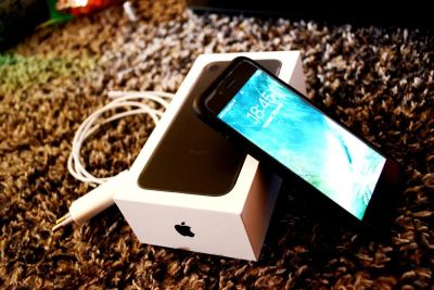 Лот: 9936307. Фото: 1. iPhone 7 32 Gb Black. Смартфоны