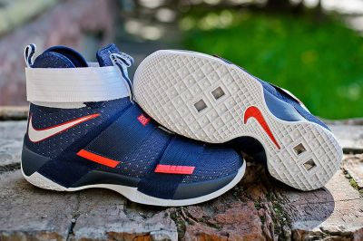 Лот: 10124008. Фото: 1. Nike Lebron Soldier 10. Кеды, кроссовки, слипоны
