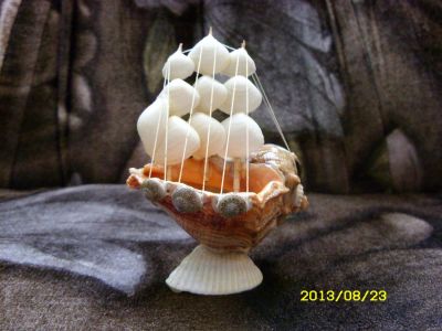 Лот: 3096412. Фото: 1. Кораблик из ракушек. Фигурки, статуэтки