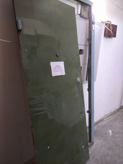 Лот: 16871104. Фото: 1. Дверь металлическая, срочно. Двери входные