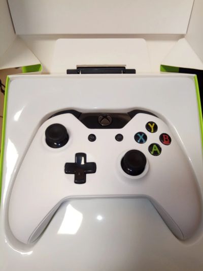 Лот: 15114277. Фото: 1. Джойстик XBOX ONE . Геймпад Xbox... Запчасти для игровых приставок, консолей