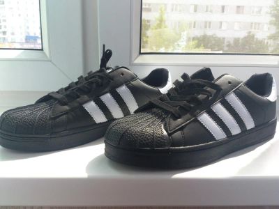 Лот: 7779951. Фото: 1. Кроссовки Adidas 42 размер. Кеды, кроссовки, слипоны