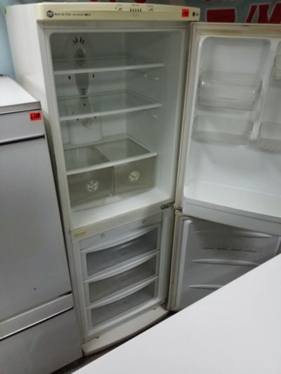 Лот: 12723669. Фото: 1. Б у холодильник lg no frost с... Холодильники, морозильные камеры