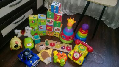 Лот: 6529214. Фото: 1. большой пакет игрушек. Развивающие