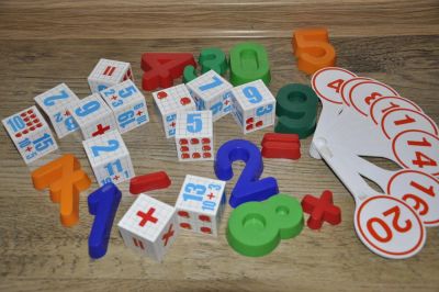 Лот: 10743072. Фото: 1. набор для счета, кубики, цифры. Развивающие