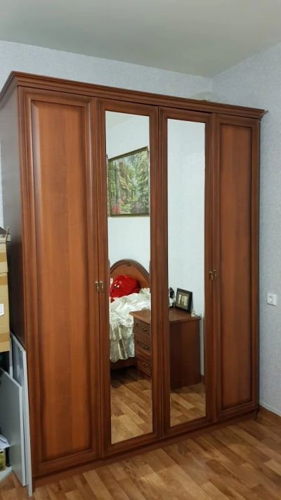 Лот: 11035040. Фото: 1. Шкаф 4-х створчатый с зеркалами. Шкафы, шкафы-купе