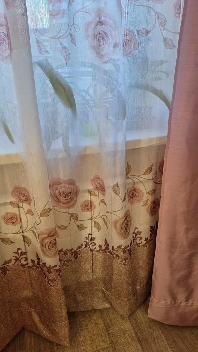 Лот: 25300995. Фото: 1. Нежно-розовые шторы с розами... Шторы, тюль