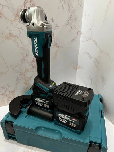 Лот: 20675361. Фото: 1. Ушм Аккумуляторная Makita Charger... Электроинструмент